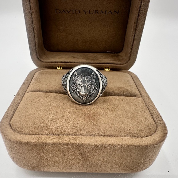 David Yurman Silver Wolf Emblem Ring - Picture 3 of 7